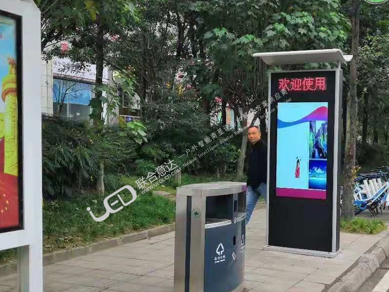 四川某市55寸智能公交电子站牌案例（图文）
